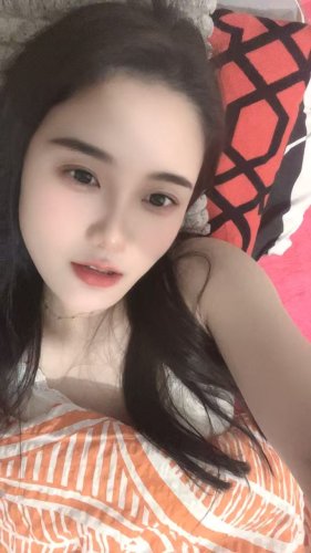 Asijské sestry Alisa a Mimi