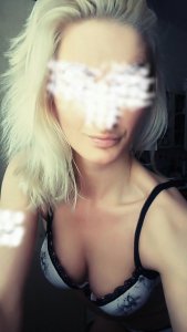 ŽHAVÁ SEXY JANNI NEVÁHEJ